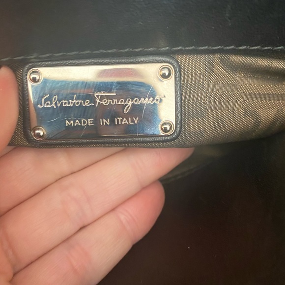 Ferragamo Nero Calf Hobo - Picture 8 of 12